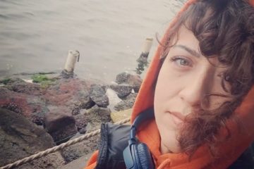 Arzu Seloğlu şiirinde “lekesiz aynalar”ı aramak…/ Ayfer Karakaş Arzu Seloğlu Söyleşisi